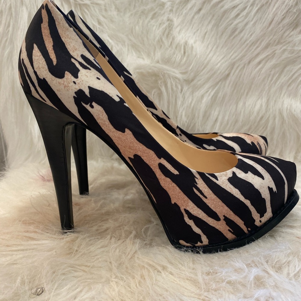 Guess Tiger Print Pump Platform Stiletto heels
